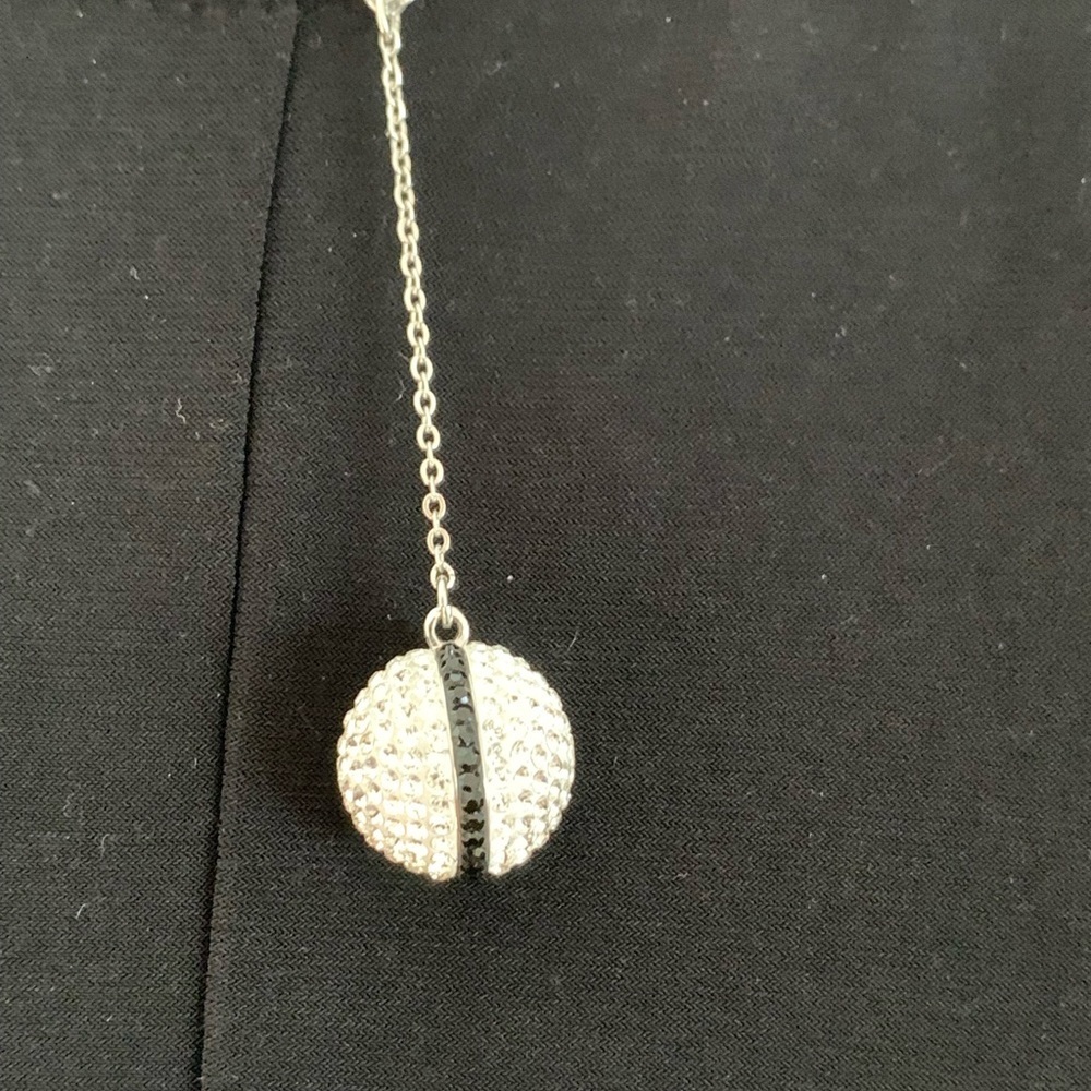 Swarovski necklace and earrings. - Picture 9 of 9